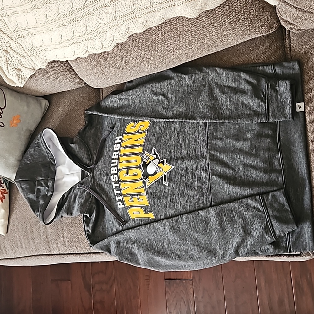Fanatics Pittsburgh Penguins gray hoodie